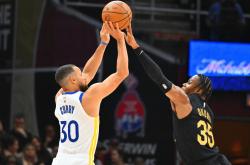 开云体育中国-勇士完胜辽宁队，德罗赞惊艳四座