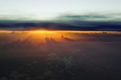 开云体育官网-F1赛场新篇章，阿隆索统治全场，红牛二队逆转梅赛德斯