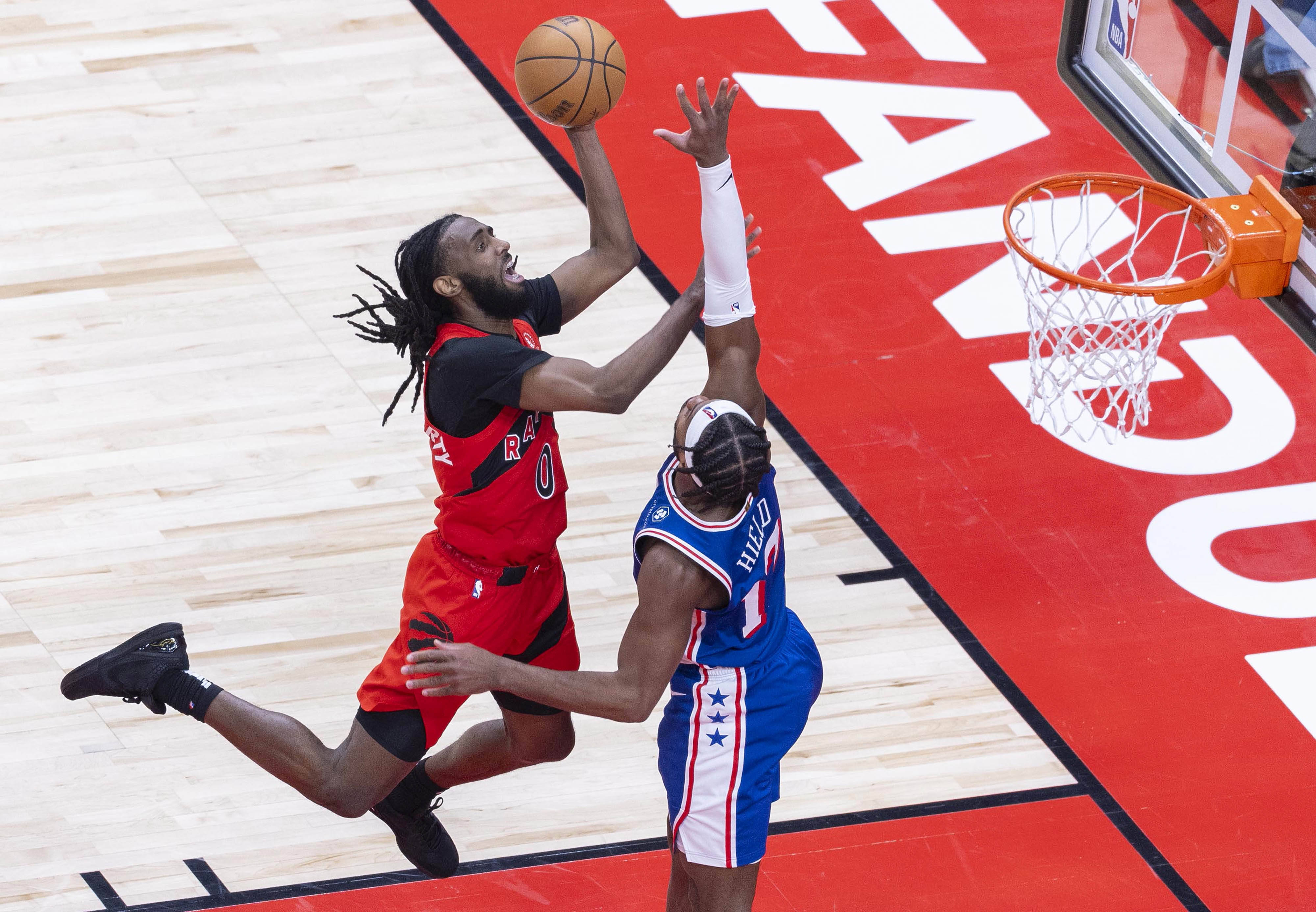 雷霆横扫猛龙，巴恩斯统治全场的简单介绍