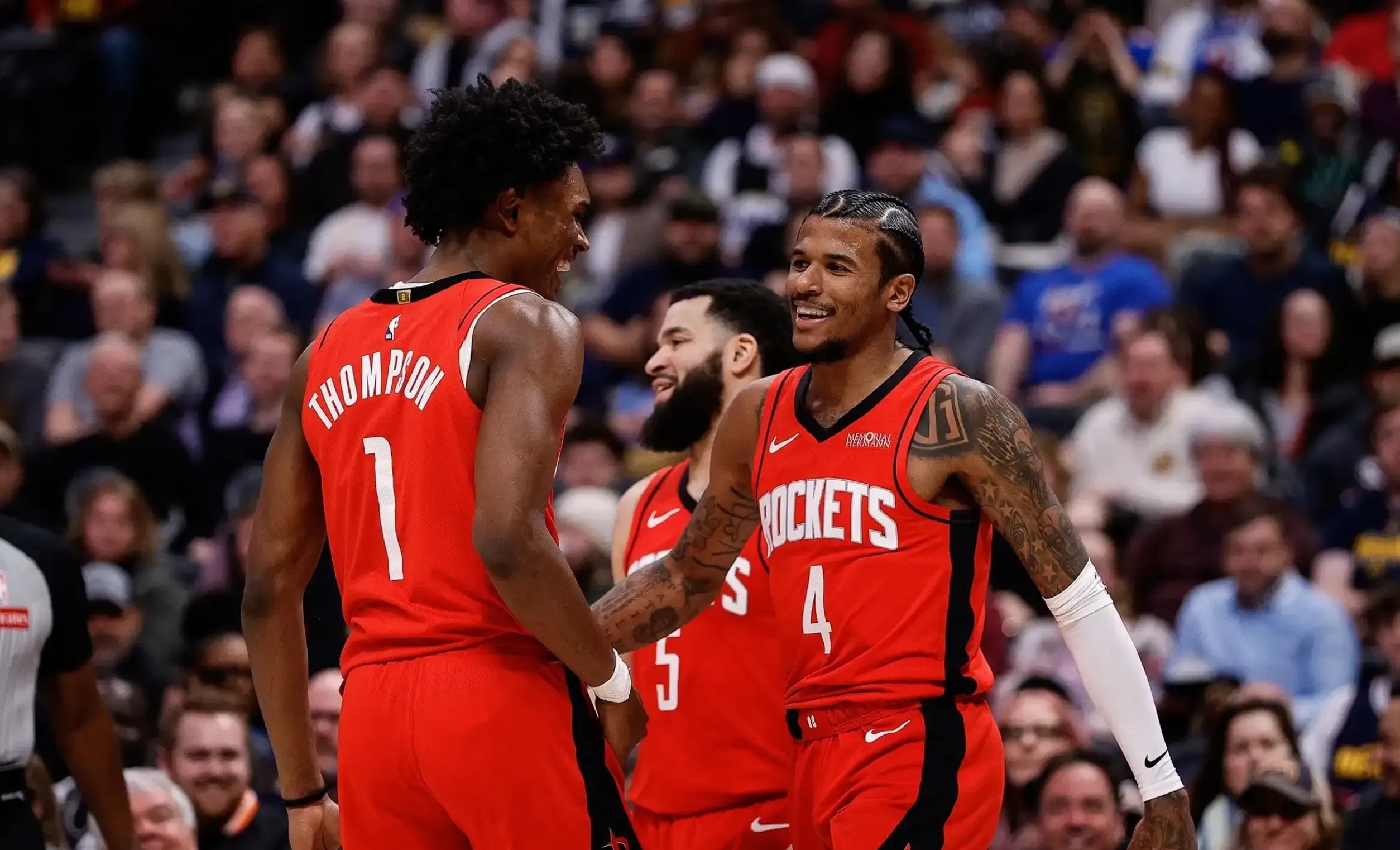 塞尔维亚男篮横扫热火，拉塞尔三分雨点燃全场