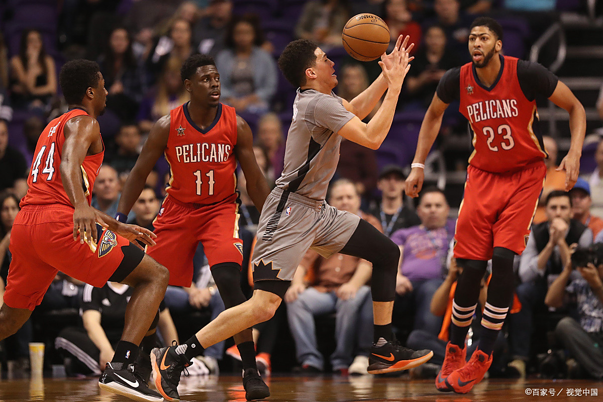 骑士鏖战步行者，布克点燃赛场