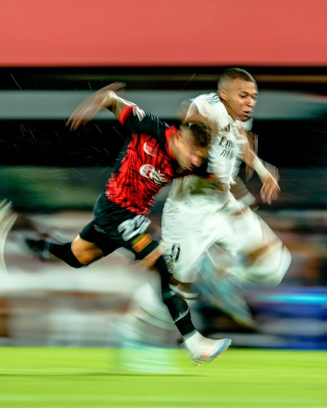 曼联完胜里昂,姆巴佩高光表现 曼联完胜里昂,姆巴佩高光表现