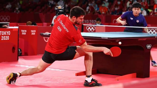 波兰队鏖战瑞典队，马龙关键制胜