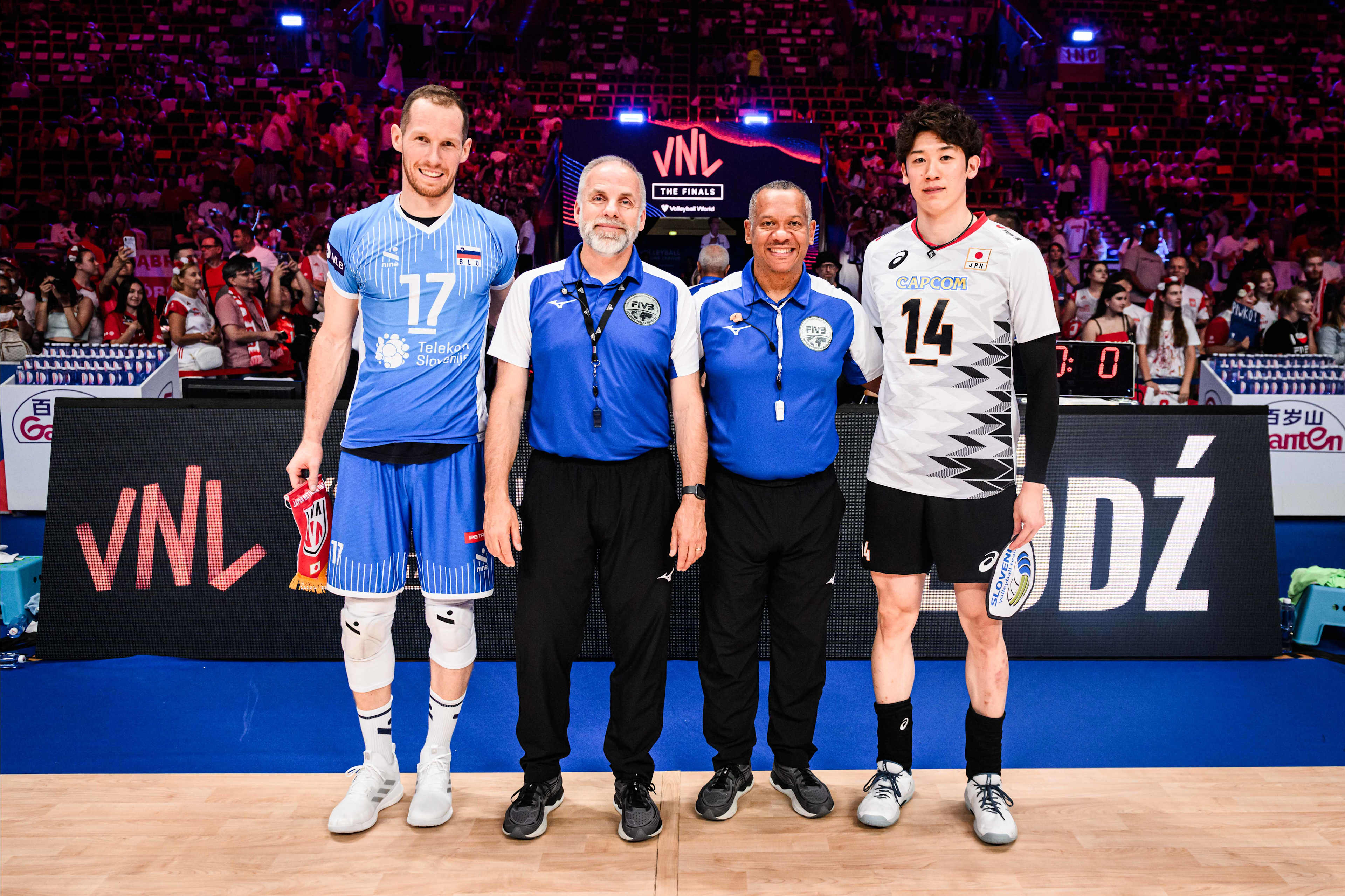 日本队鏖战波兰队，林高远点燃赛场