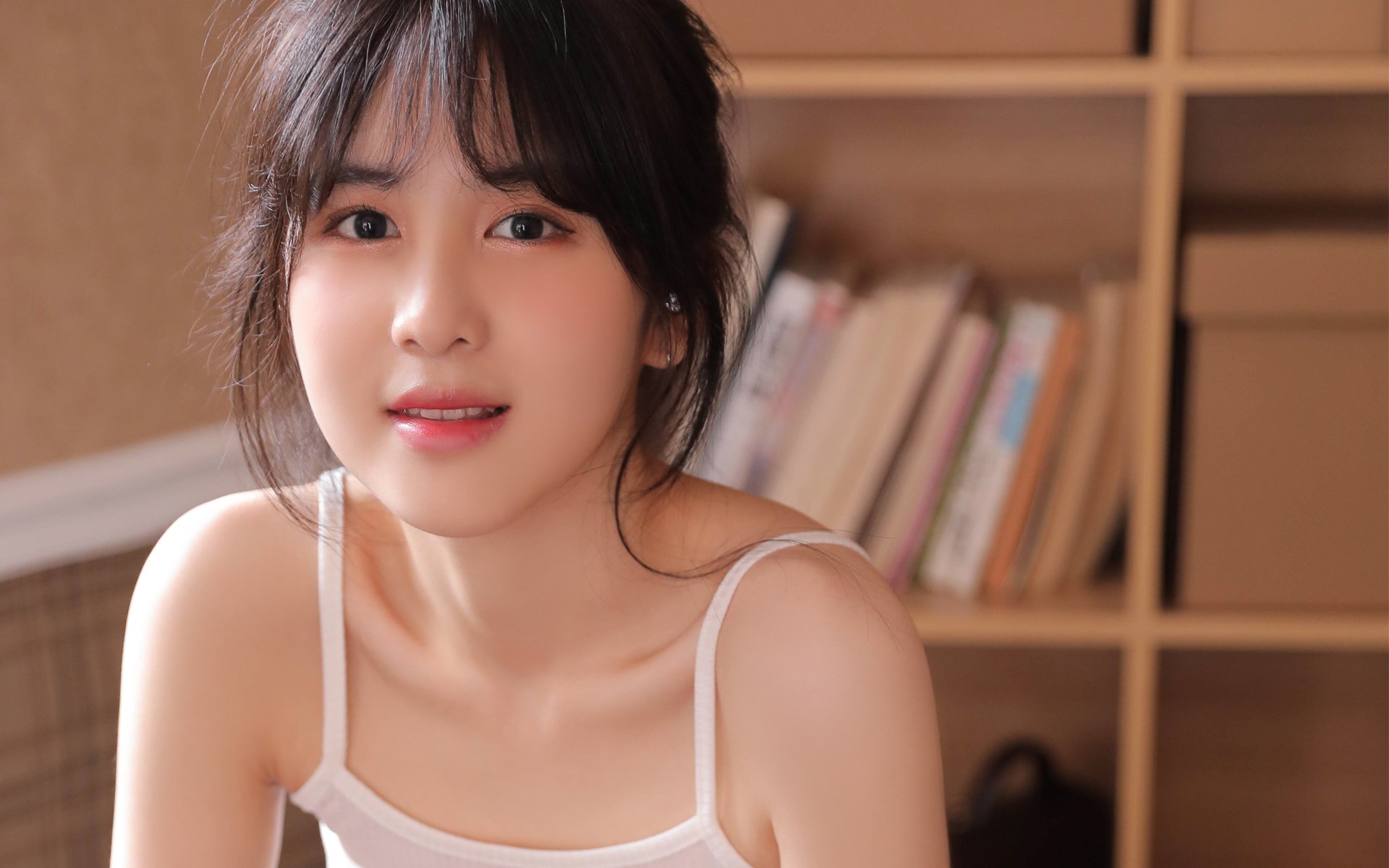 看到你的关键词组合，我发现了一个有趣的跨界—你将欧洲足坛最高殿堂的赛事与亚洲篮球俱乐部赛事联系在了一起。这本身就是一个极具张力和故事性的切入点，让我为你构思一篇独一无二、将两者巧妙融合的文章