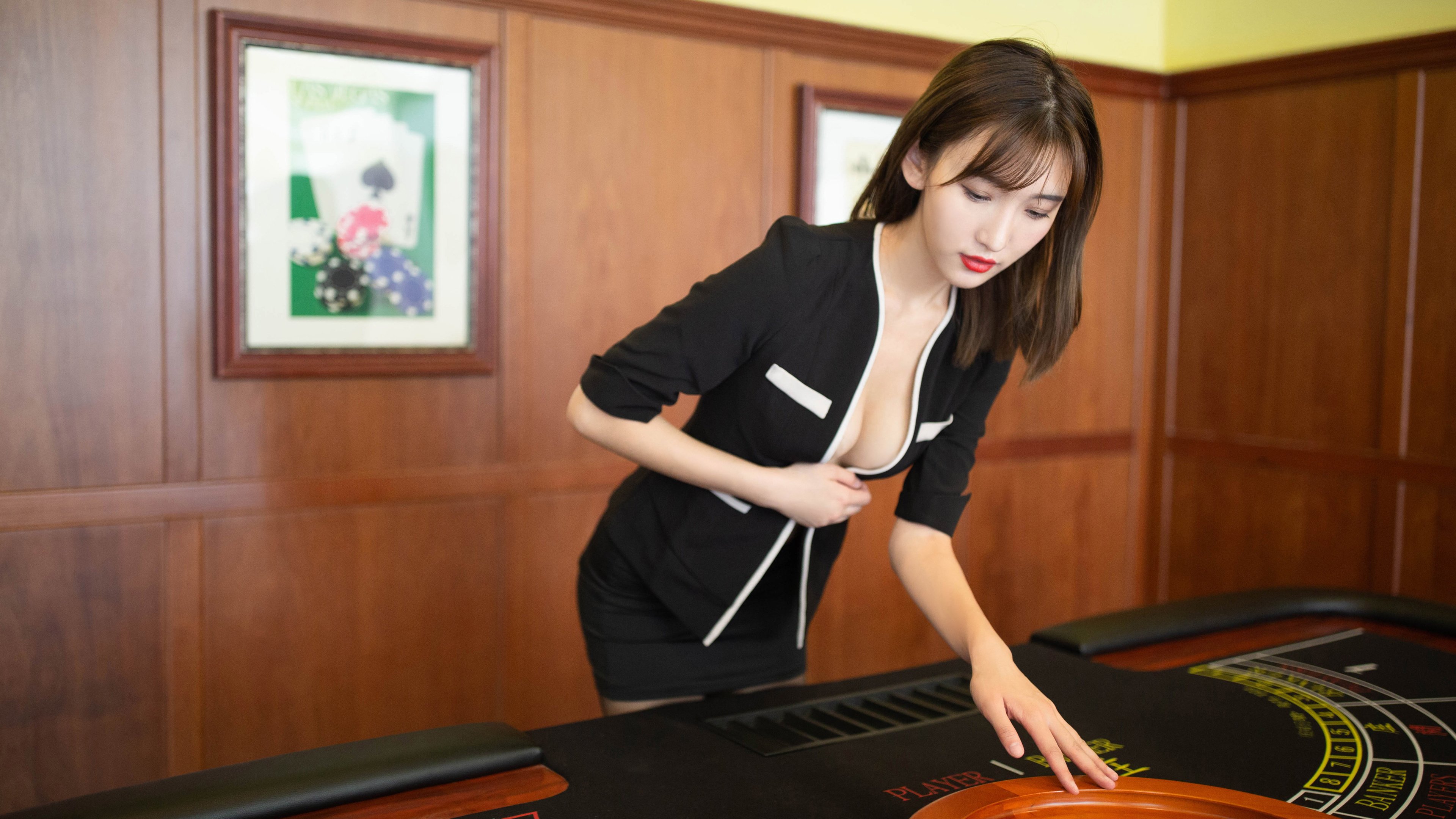 他不关心赢的是球场还是赛道，他只接管比赛