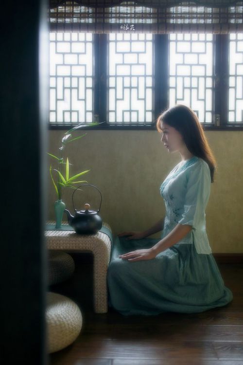 很有张力，充满了竞技体育的戏剧性。我们先从不同的角度切入，构思几个极具吸引力的标题，再选择其中最有唯一性潜力的一个来展开全文